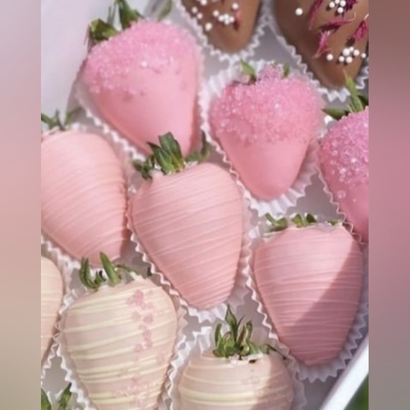 Chocolate covered strawberries and other fruits for all occasion - Picture 3 of 4